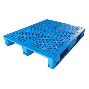 A blue 3 Skids Rackable Reusable Grid Plastic Pallet with a grid design and three skids, offering durability and the ability to be used repeatedly and placed on racks.