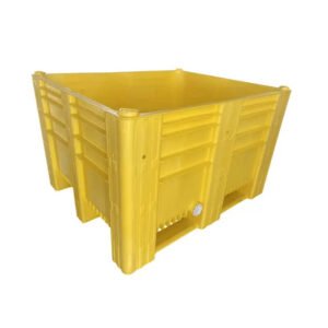 Rigid pallet box with closed solid walls and high load capacity, suitable for food and chemical storage.