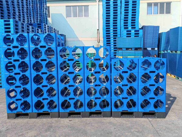 Modular 5 gallon water bottle storage rack system for warehouse stacking