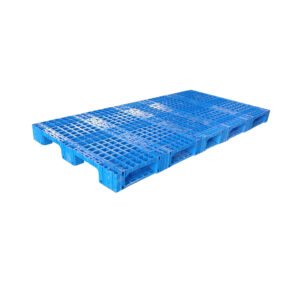 Blue 2000mm×1000mm 3 - runners modular plastic pallet, front view presents grid surface for cargo placement.