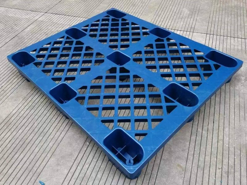 9 legs one way plastic pallet