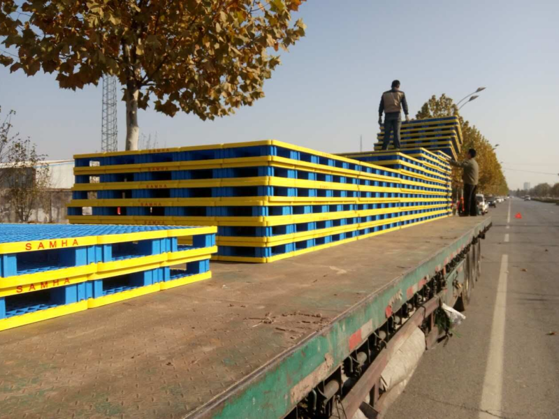 how many pallets fit on a truck (2)