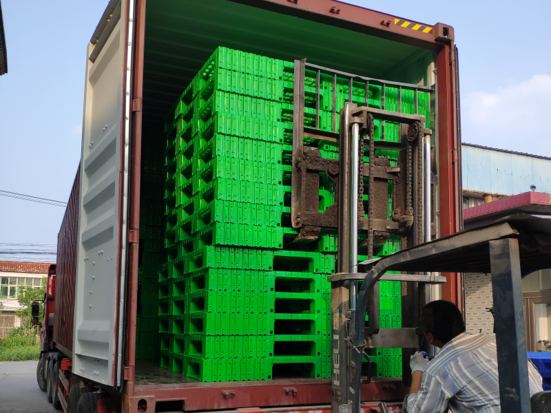 how many pallets fit on a truck (3)