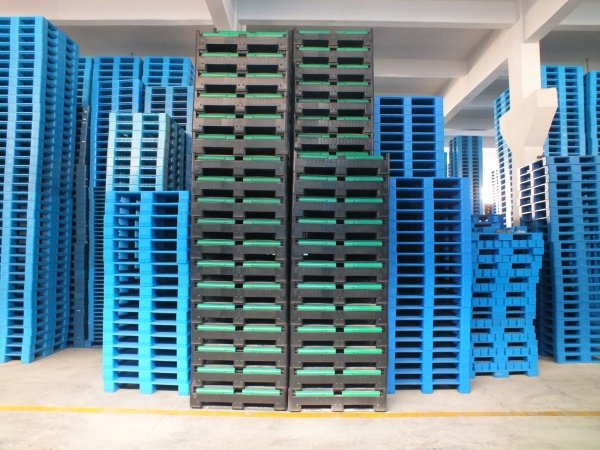 collapsible plastic pallet box
