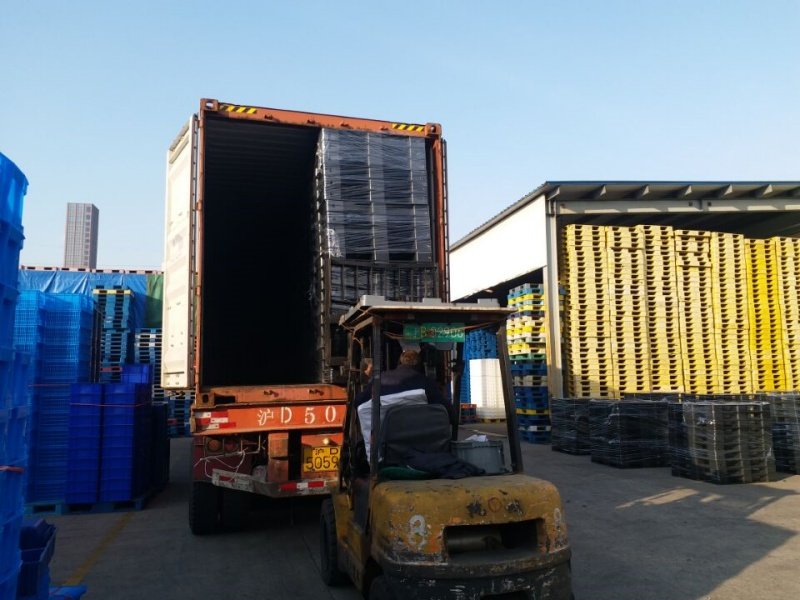 export plastic pallet in factory