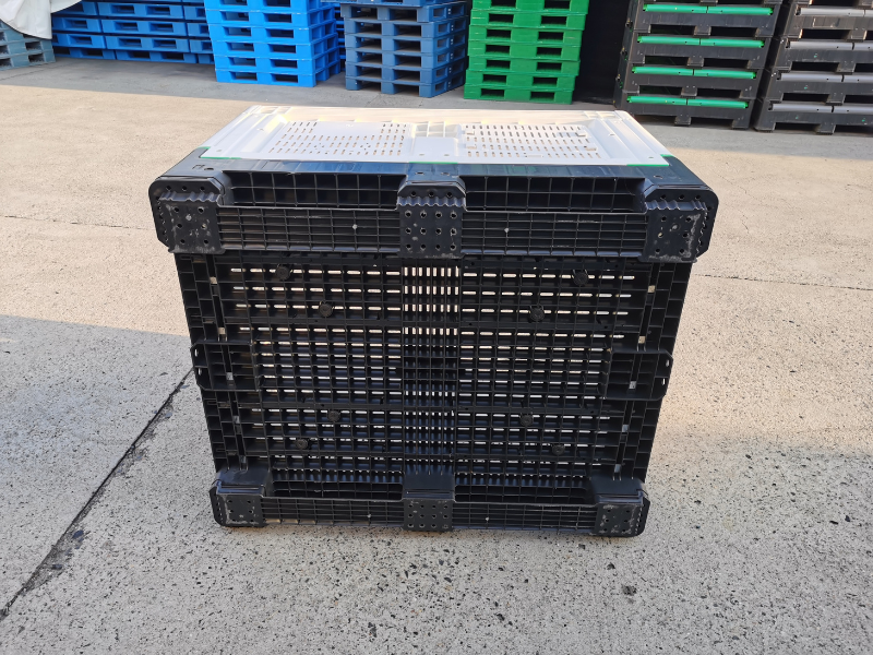 stackable pallet boxes