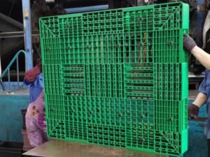 industrial plastic pallets
