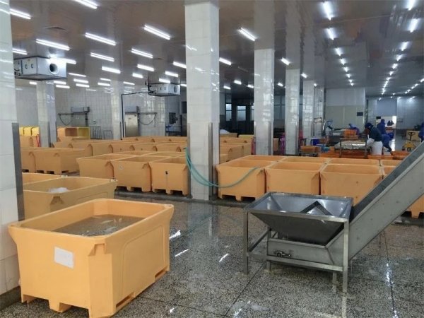 1000l fish box cooler