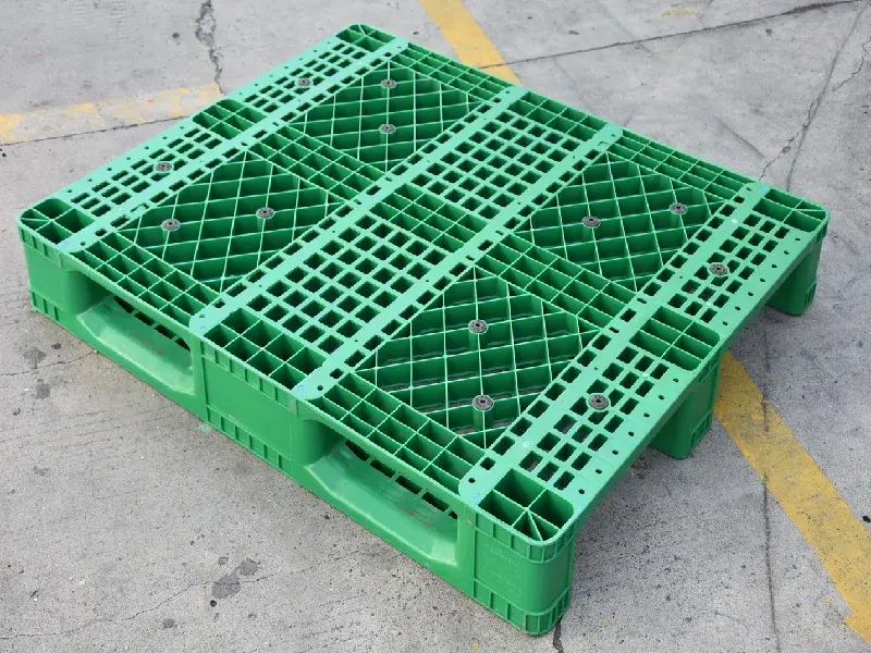 injection molding plastic pallet