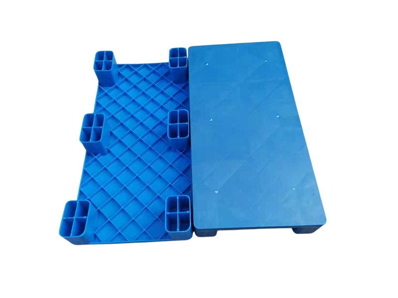 small plastic floor pallet