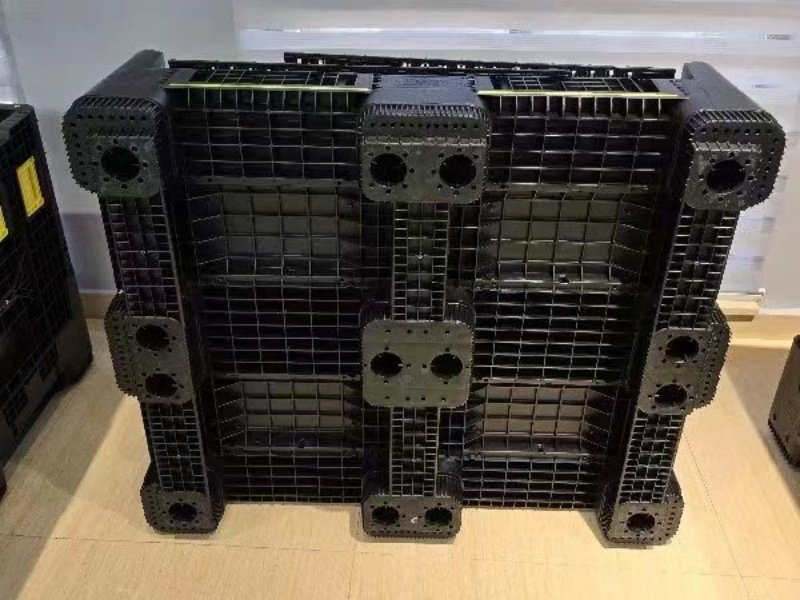 1140 × 980 mm industrial pallet box (3)