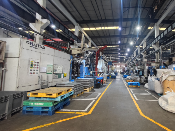 manufacturing processes of plastic pallets