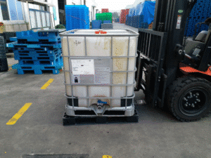 Paleta plástica apilable de 1200 × 800 mm para uso en GRG.