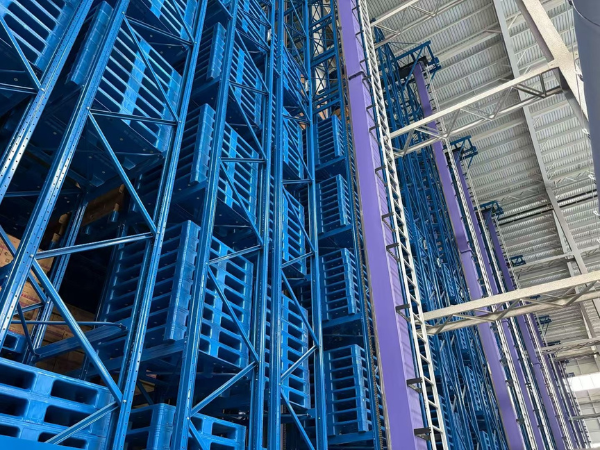 plastic pallet in asrs automated storage retrieval system