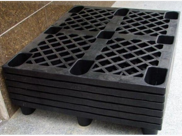 nestable plastic pallets