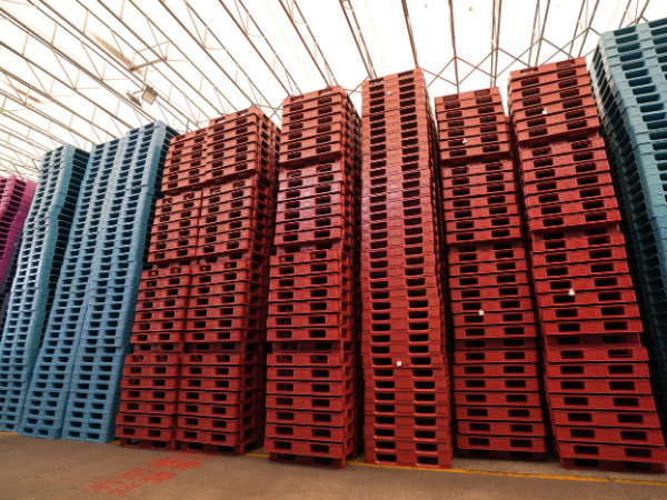 benefits of switching to plastic pallets