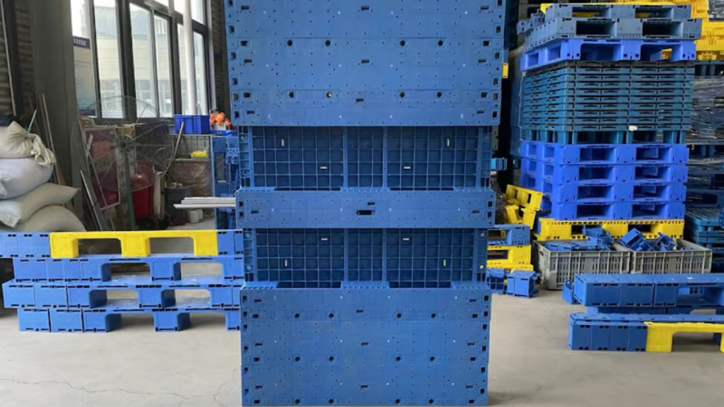 assembled solid top and bottom surfaces of a plastic pallet