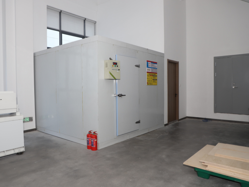 testing room for plastic pallet collars