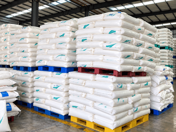 how many bags of concrete are on a pallet
