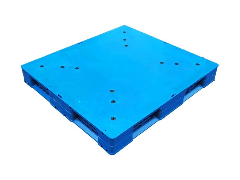 A blue Hygienic 6 Runners Plastic Pallet, with six runners for sturdy support and designed to meet hygienic standards.