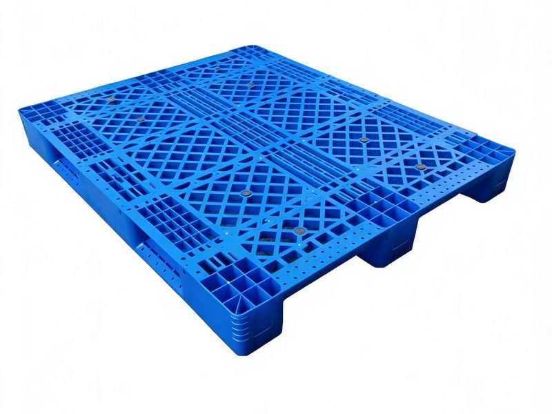 Paleta de plástico ventilada de 1500x1200 mm y 3 patines, apilable | 1512