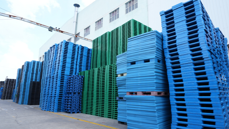 inventario de tarimas plásticas apilables