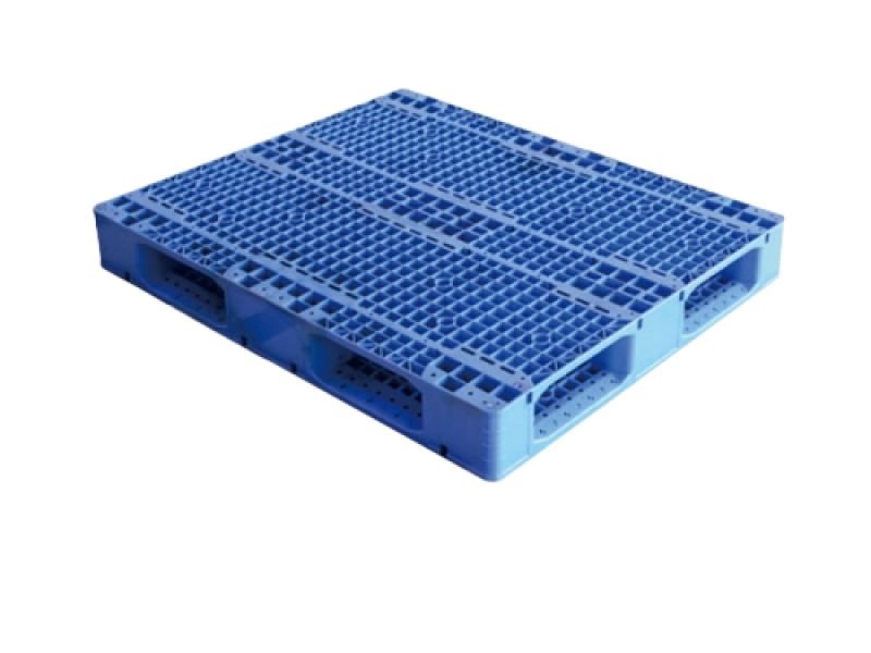 Blue double-sided mesh plastic pallet, integrated process.