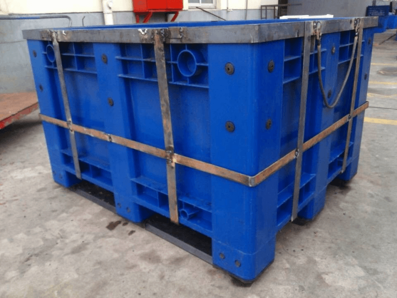 bulk plastic bins1