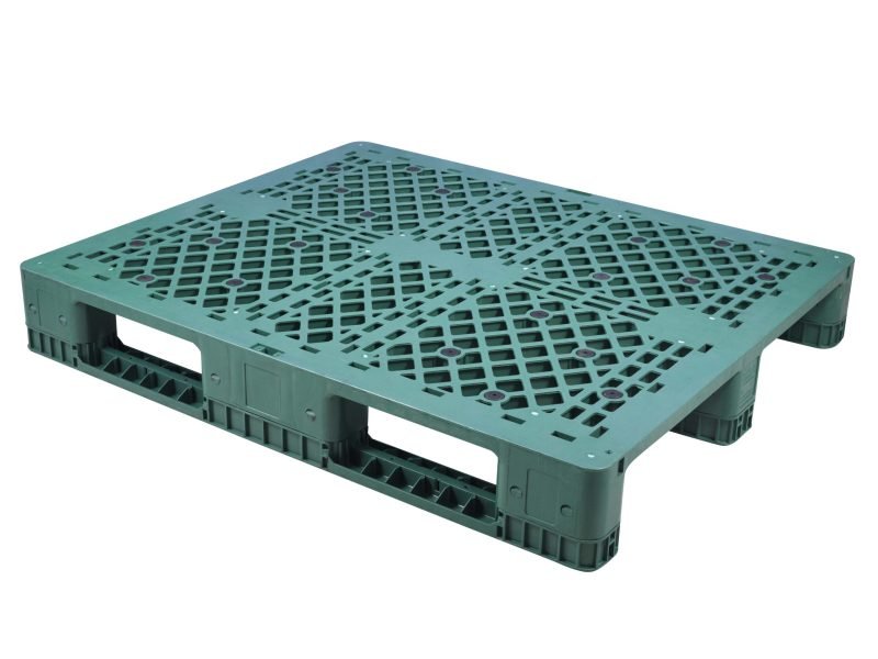 A green 3 - runners rackable grid plastic pallet, featuring a grid - patterned surface and sturdy runners for racking applications.